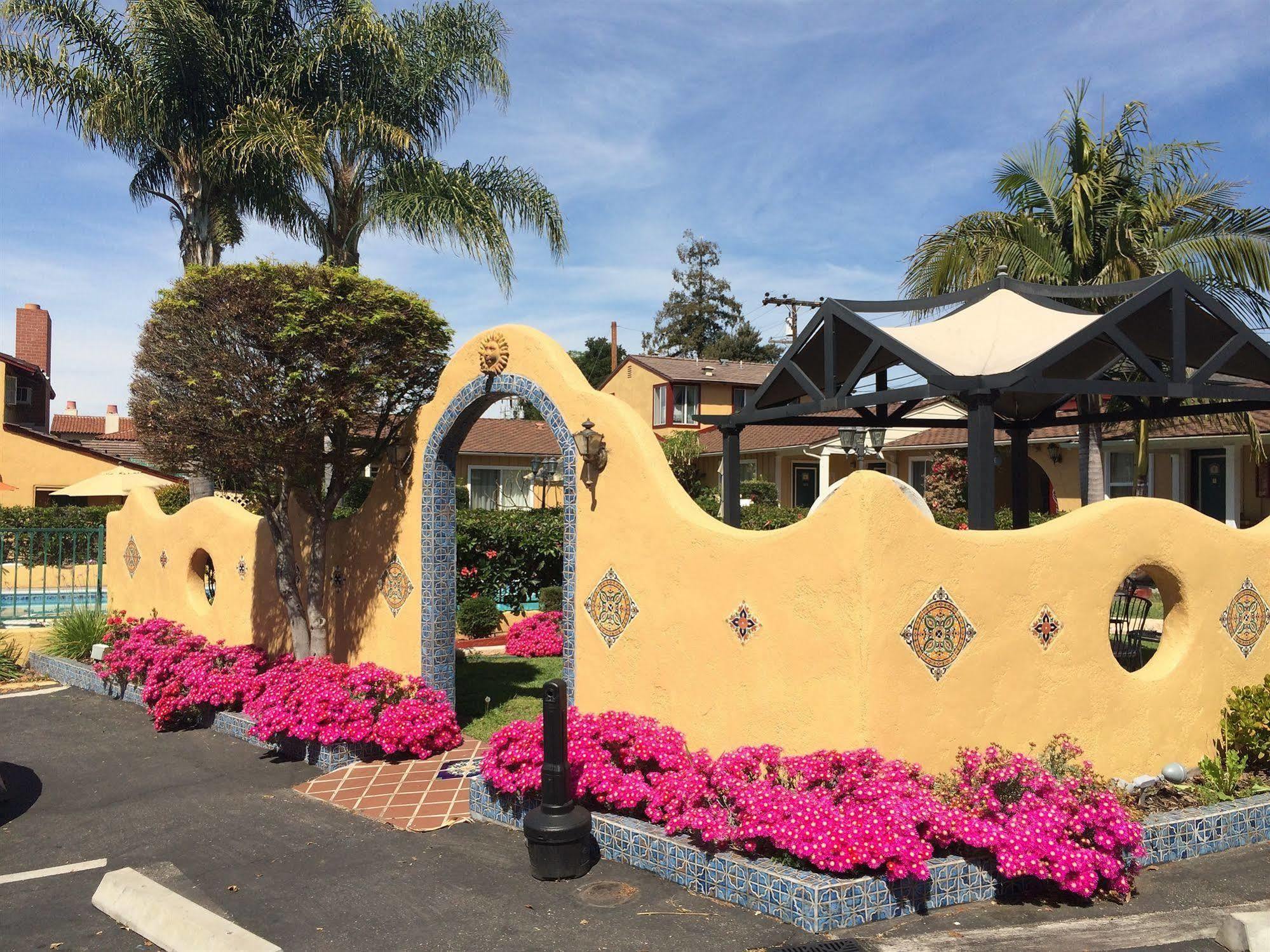 Oasis Inn And Suites Santa Barbara Exterior foto